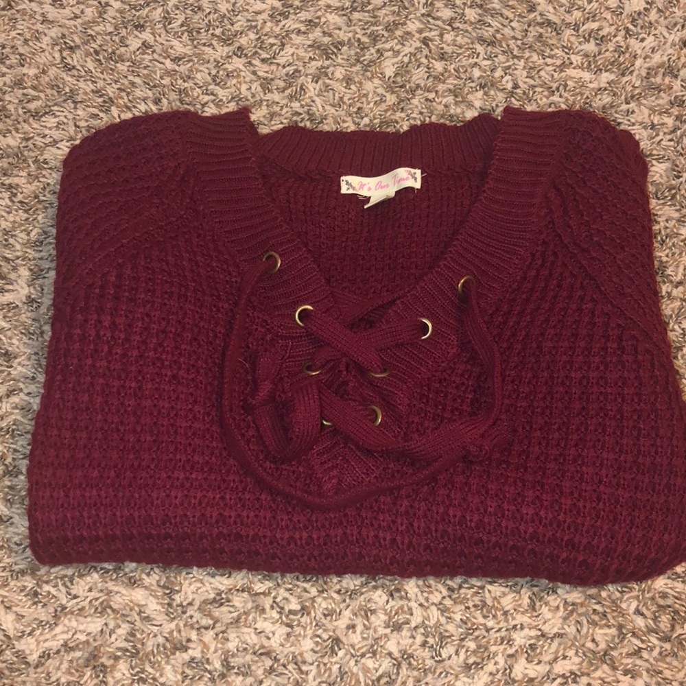 women’s burgundy sweater